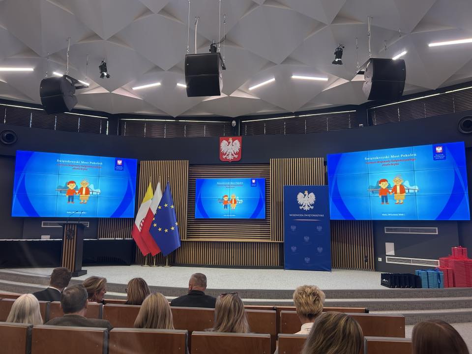 Zdjęcie grupowe Świętokrzyski Most Pokoleniowy
