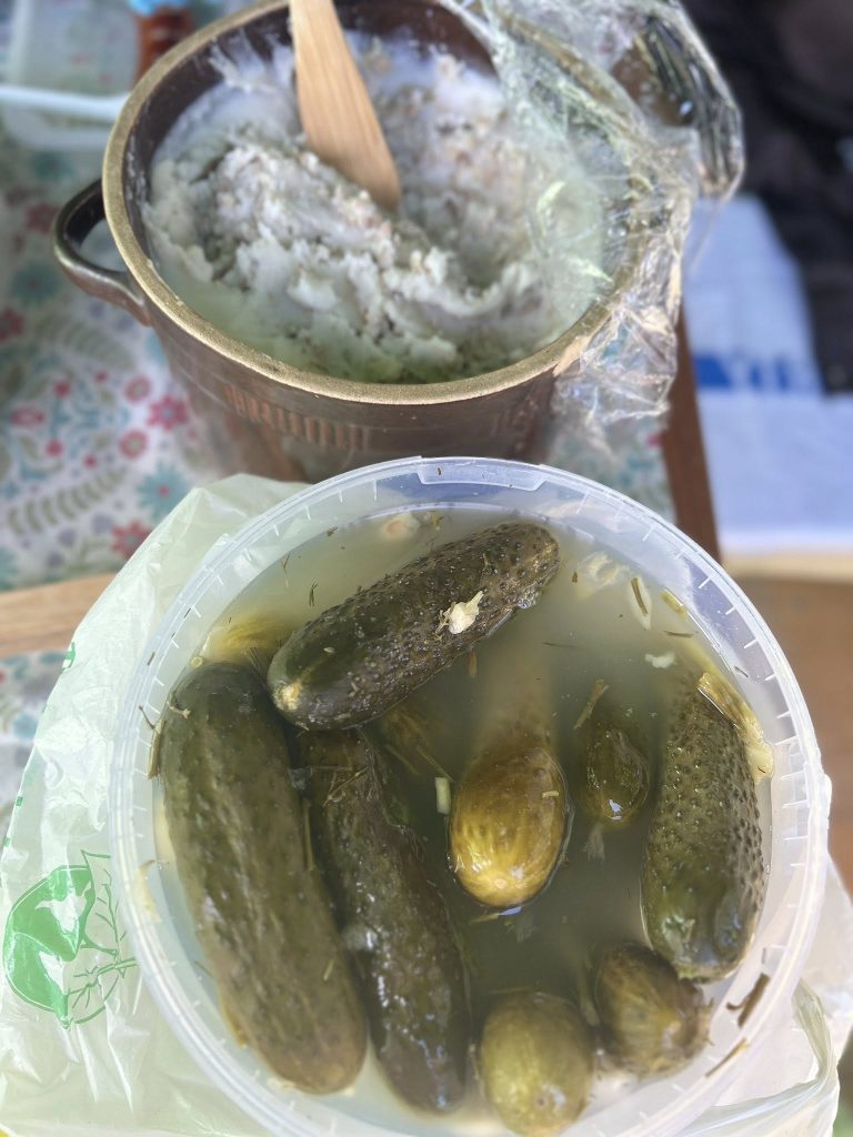 Poczęstunek na Pikniku Wielopokoleniowym,,Nowa Energia Osiedla Skałka"