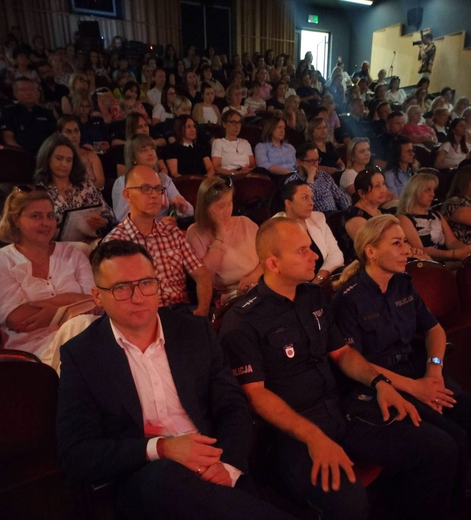 Uczestnicy konferencji ,,Głos dziecka- wspólna odpowiedzialność"