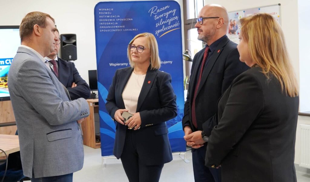 Na zdjęciu uczestnicy Regionalnego Forum CUS w Skarżysku-Kamiennej. Źródło zdjęcia: um.skarzysko.pl