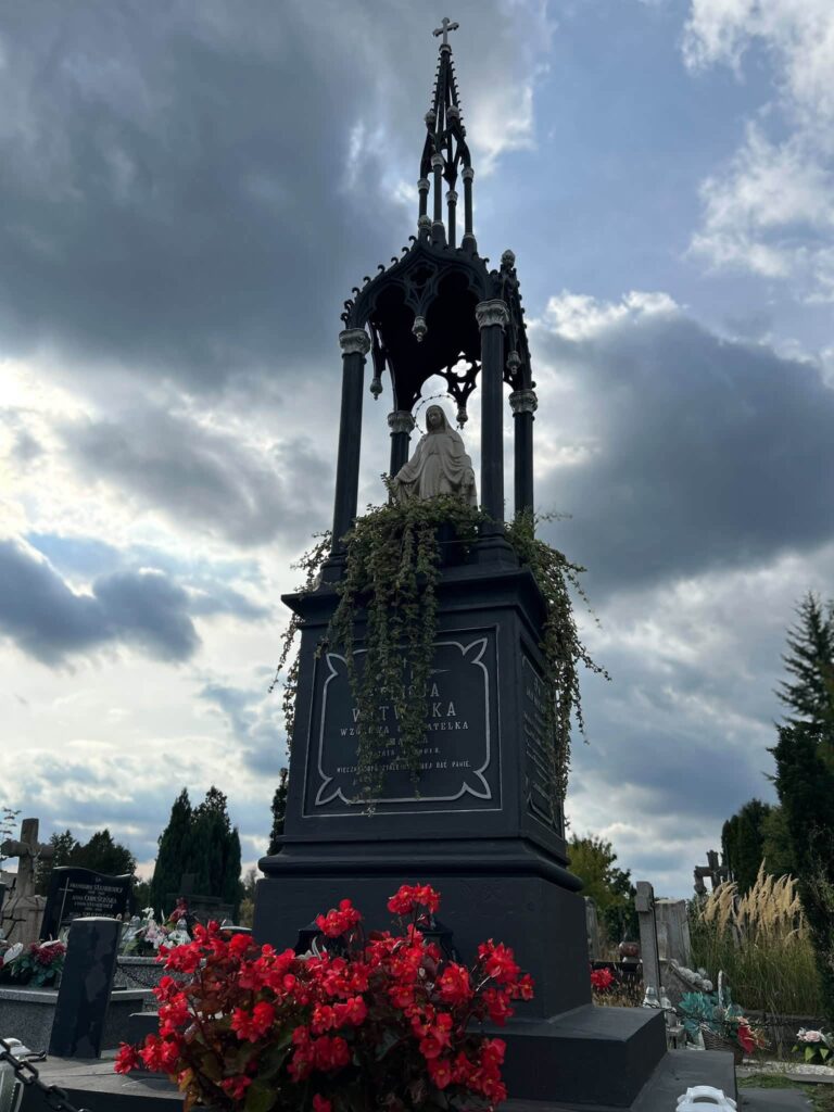Na zdjęciu uczestnicy Spaceru historycznego po Osiedlu Zachodnim