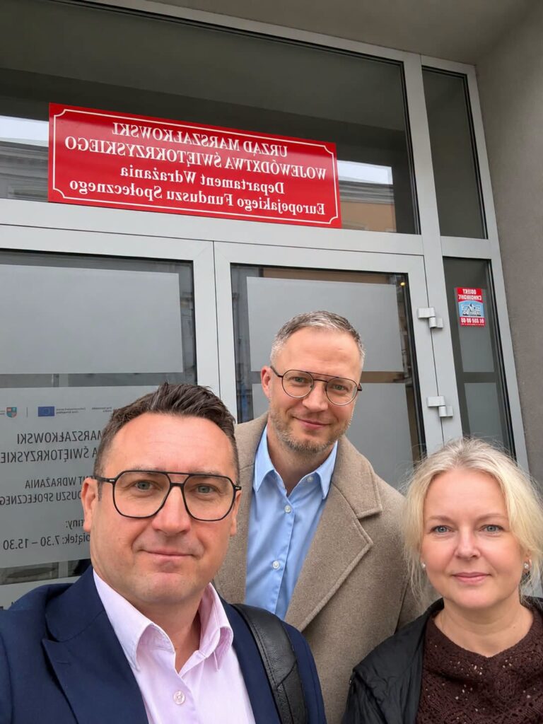 Uczestnicy negocjacji dotyczących projektu „Rodzinny Kompas”